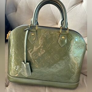 100% AUTHENTIC LOUIS VUITTON VERNIS LEATHER ALMA PM